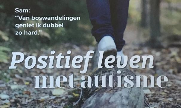 cover van het tijdschrift Dialoog van VFG (maart-nummer 2019) - wandelaar op een bospad